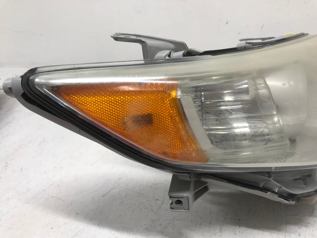 Headlight Damaged Right RH Passenger Toyota Camry SE 12-14 81110-06800 OEM