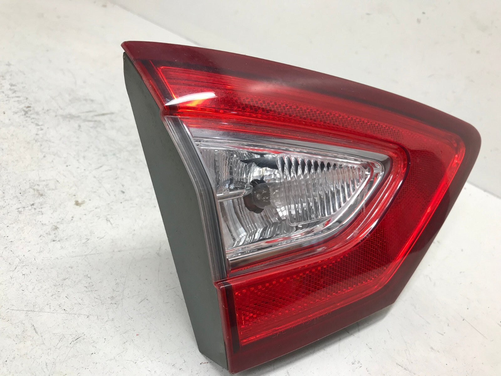 Tail light Damaged Left LH Driver Ford Fusion 2013 - 2016 DS73-13A603-AD OEM