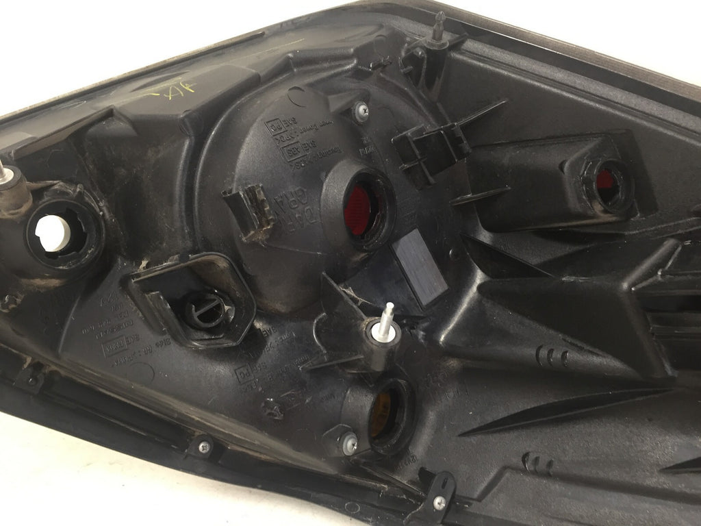 Outer Tail light Damaged Passenger RH Nissan Altima 2007 2008 2009 949 640 OEM