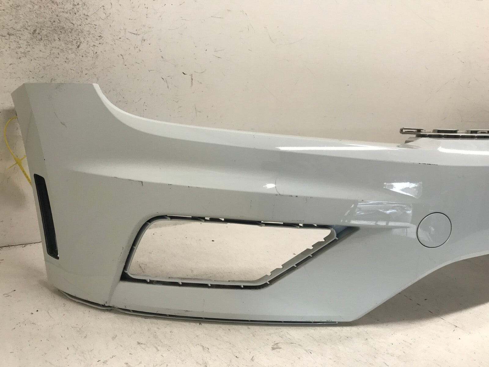 Front Upper Bumper Cover White Volkswagen Tiguan S/SE/SEL/Pr 18 19 5NN807221 OEM
