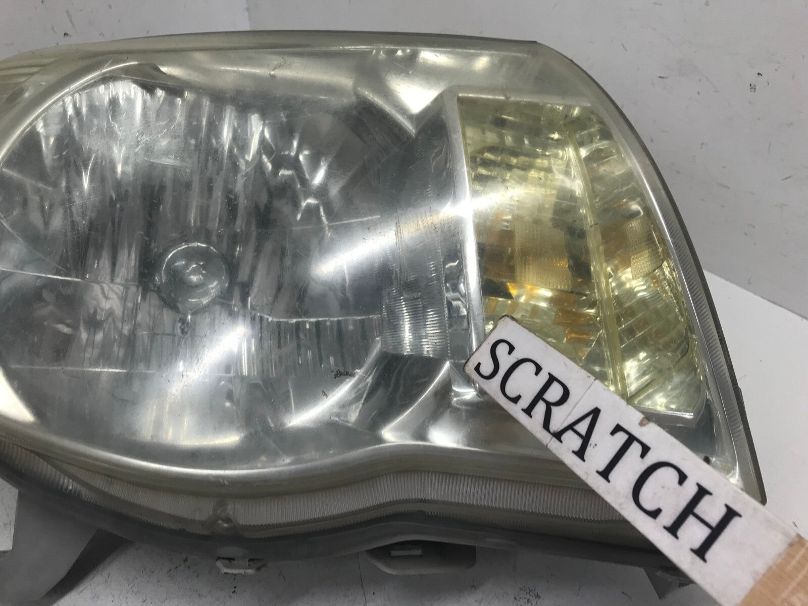 Headlight Damaged passenger RH 05-11 Toyota Tacoma Pickup Truck 81110-04160 OEM