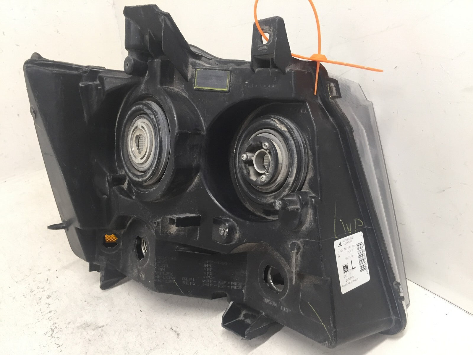 Headlight Damaged Driver LH Chevy Suburban Tahoe Avalanche 07-2014 20760578 OEM