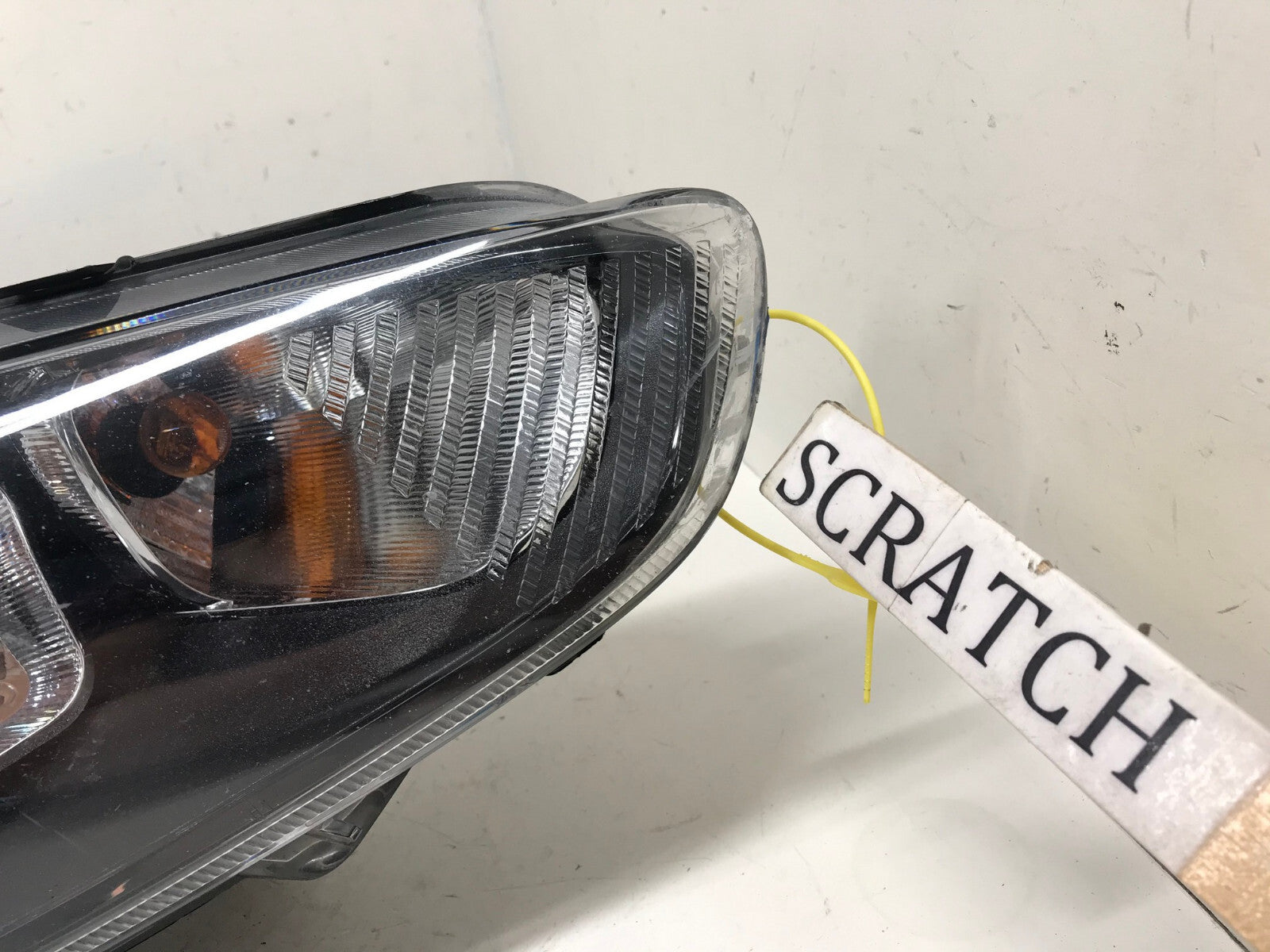 Headlight Damaged RH Ford Fiesta (For Parts Only) 2014 - 2019 D2BB-13W029-BG OEM