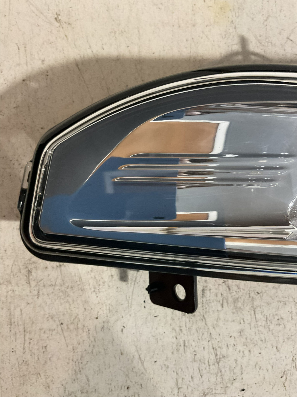 Fog light Damaged Right Passenger RH 2017 2019 Nissan Rogue 90078637 OEM