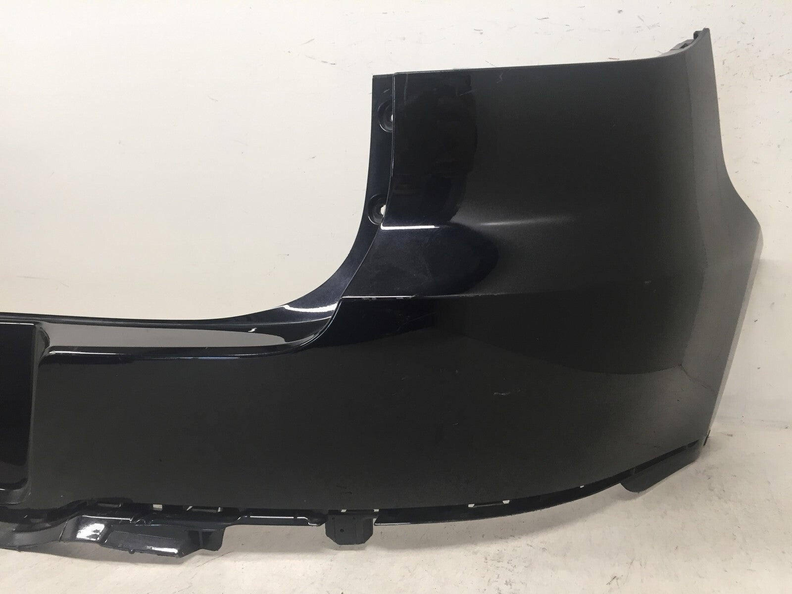 Rear Upper Bumper Cover Volkswagen Tiguan S SE SEL R Line 12-2016 5N0807421G OEM