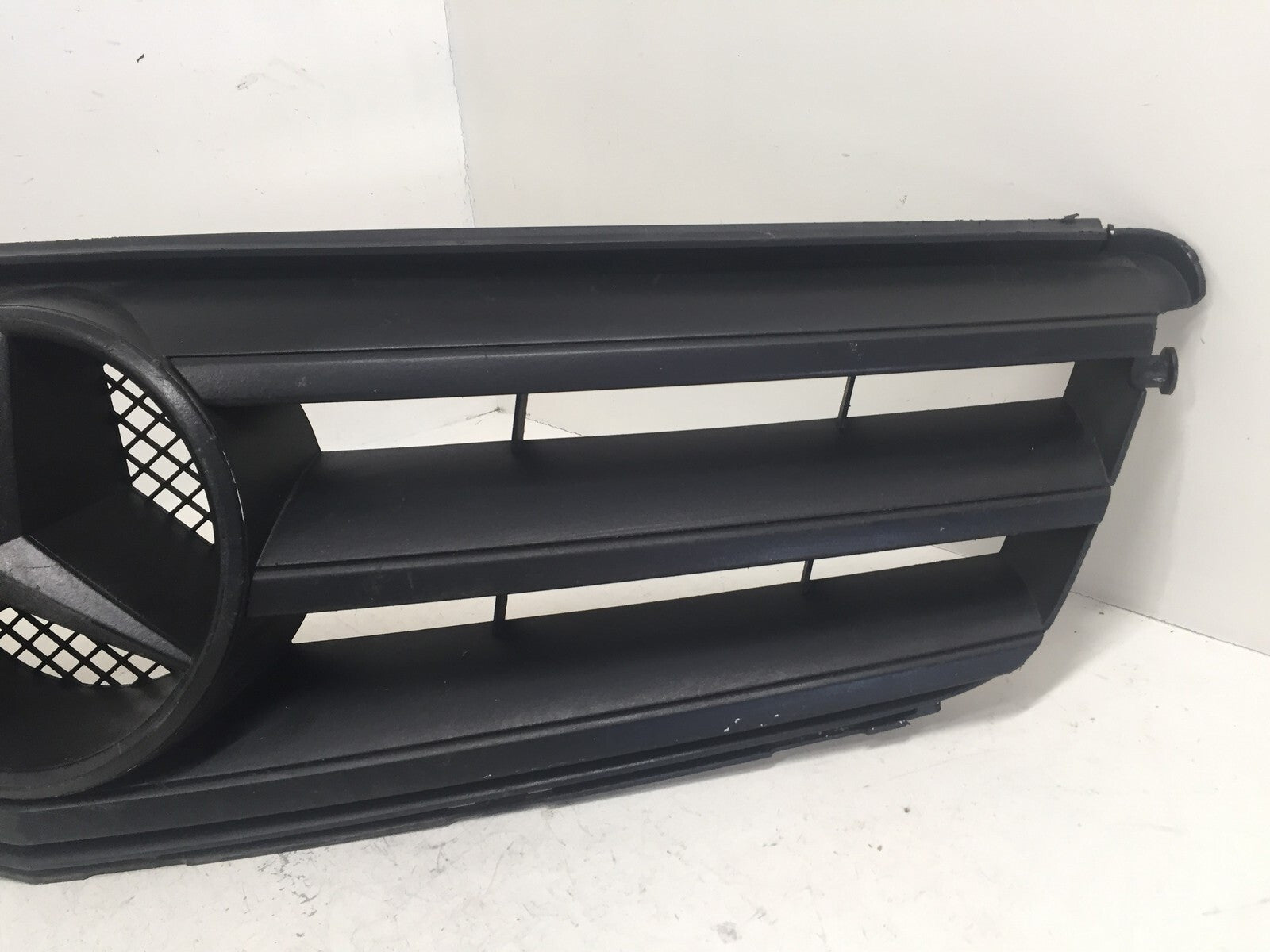 Grille Grill Mercedes C Class C250 C300 2008-2012 A2048800023 OEM