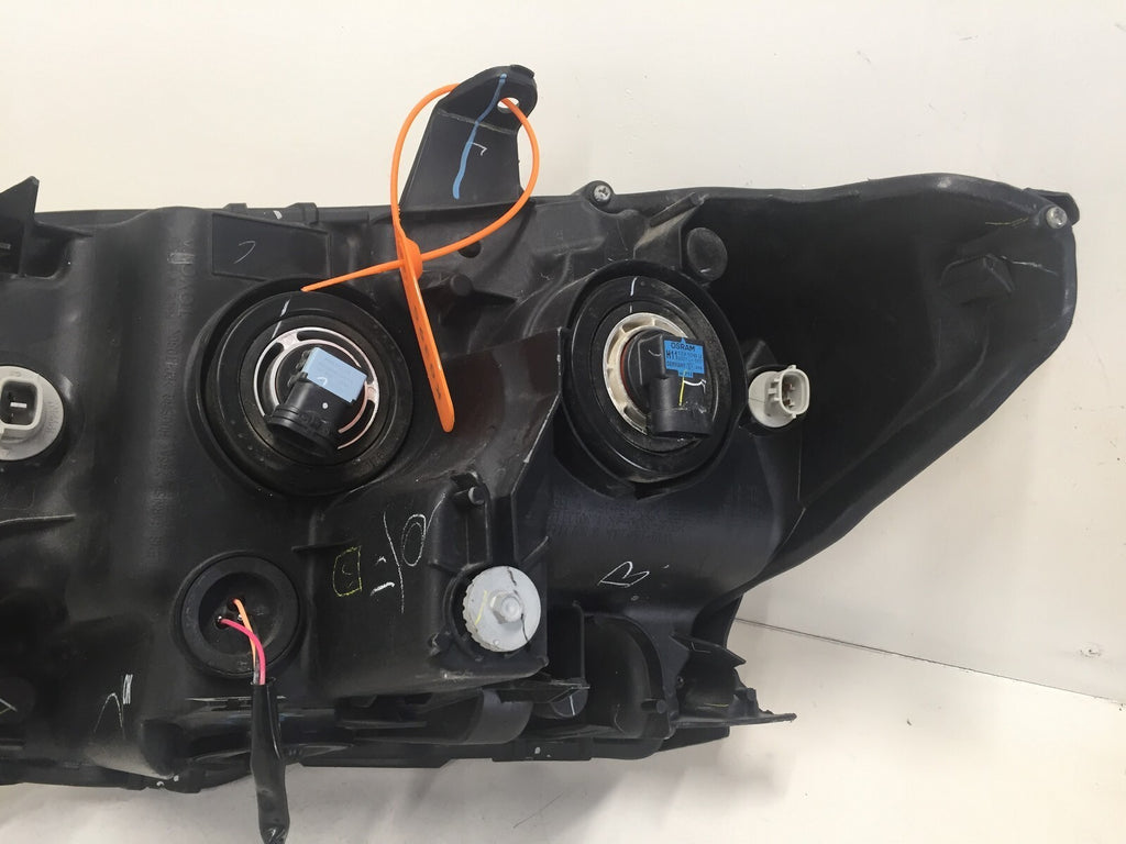 Headlight Damaged Right Passenger RH Toyota Tacoma 2016-2019 81110-04270 OEM