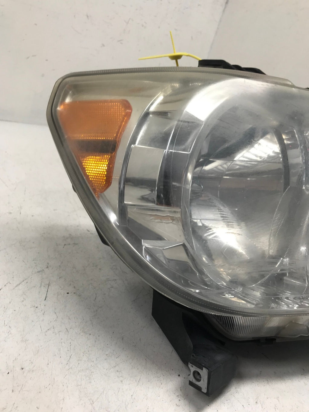 Headlight Damaged Passenger RH Right 81110-0C070 OEM