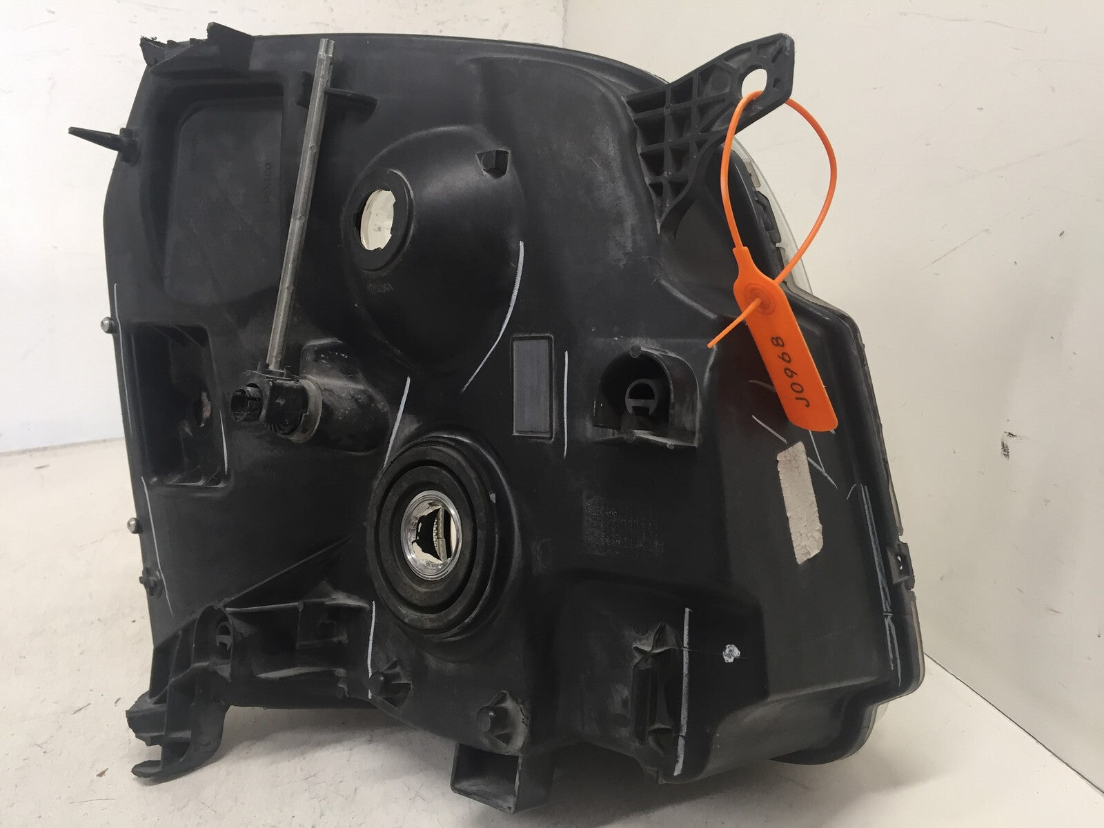 Headlight Damaged Headlamp Left Driver Side GMC Yukon XL 1500 2500 2007-2014 OEM