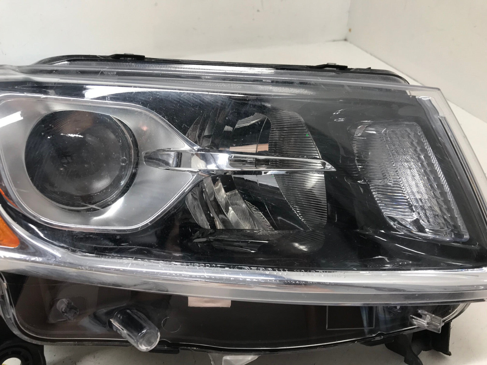 Headlight Damaged Right RH Passenger 2014-2016 Jeep Grand Cherokee CAPA
