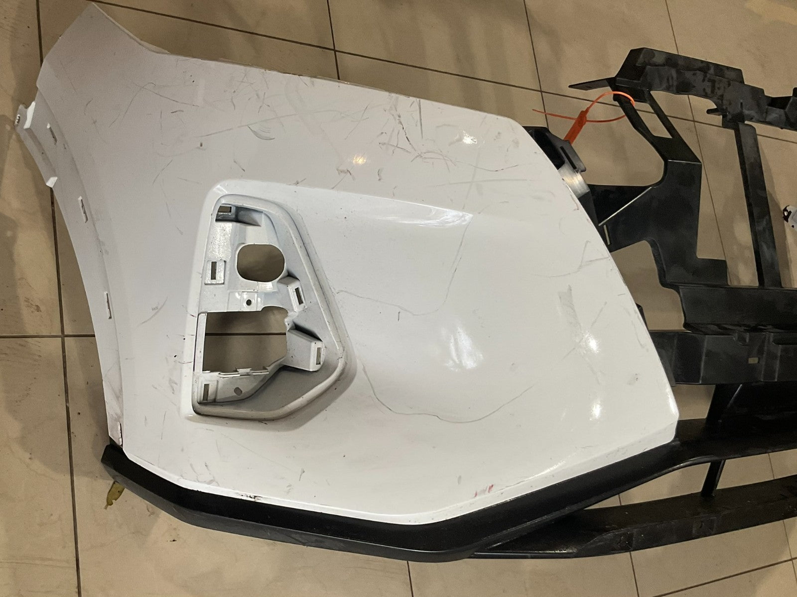 Front Bumper Cover White 2021 2022 Nissan Kicks S/SV/SR 62022+5r00h OEM