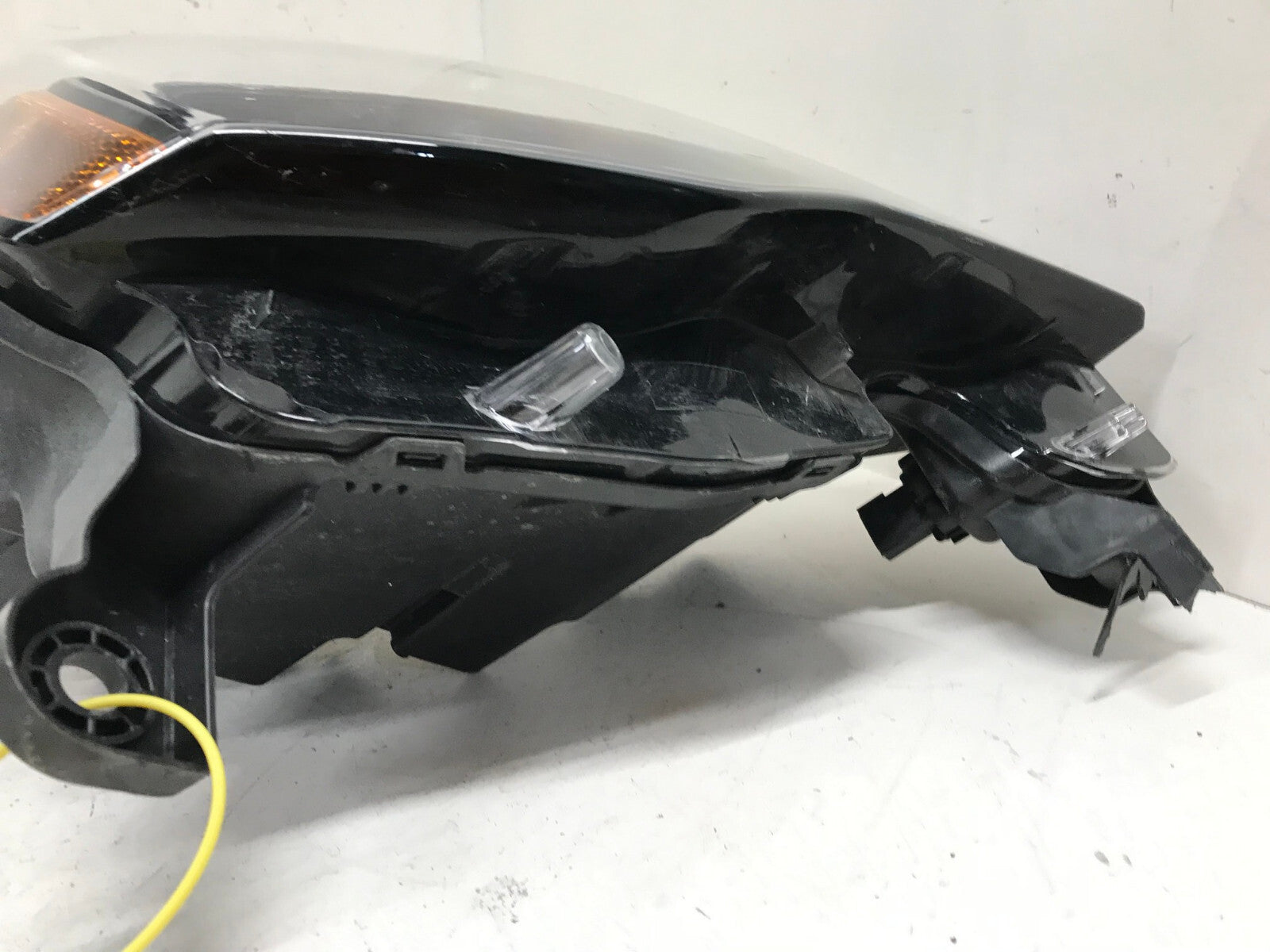 Headlight Damaged Halogen Right RH Jeep Grand Cherokee 17-2021 68266646AD OEM