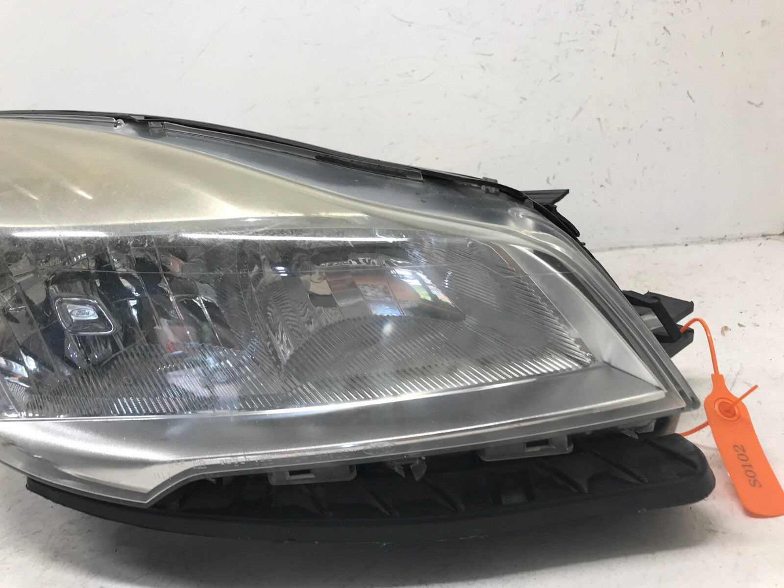 Headlight Damaged Right passenger RH Ford Escape 2013-2016 R 44ZH-2090-A OEM