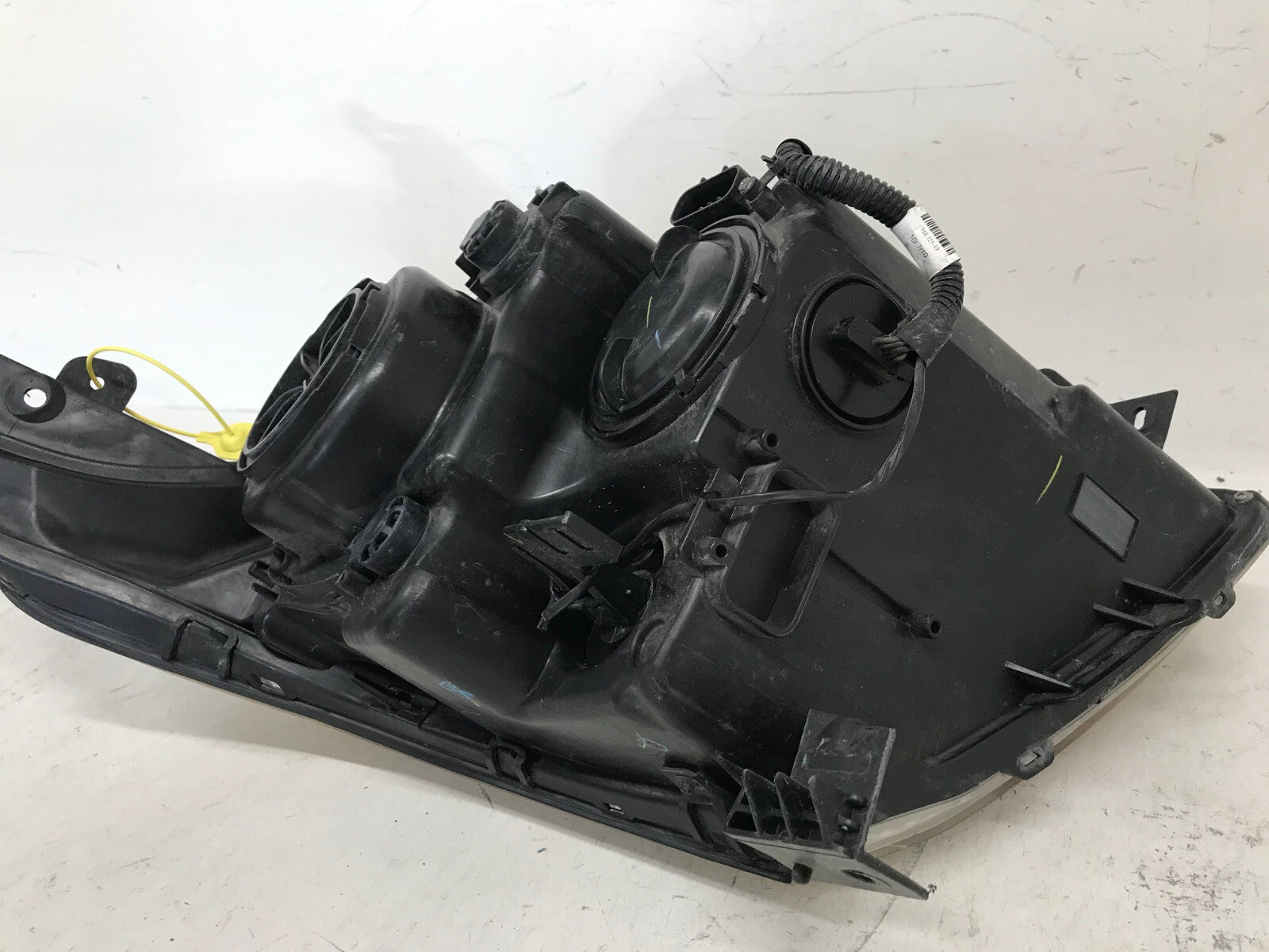 Headlight Damaged Driver LH 2010-2013 Cadillac SRX 20916371 OEM