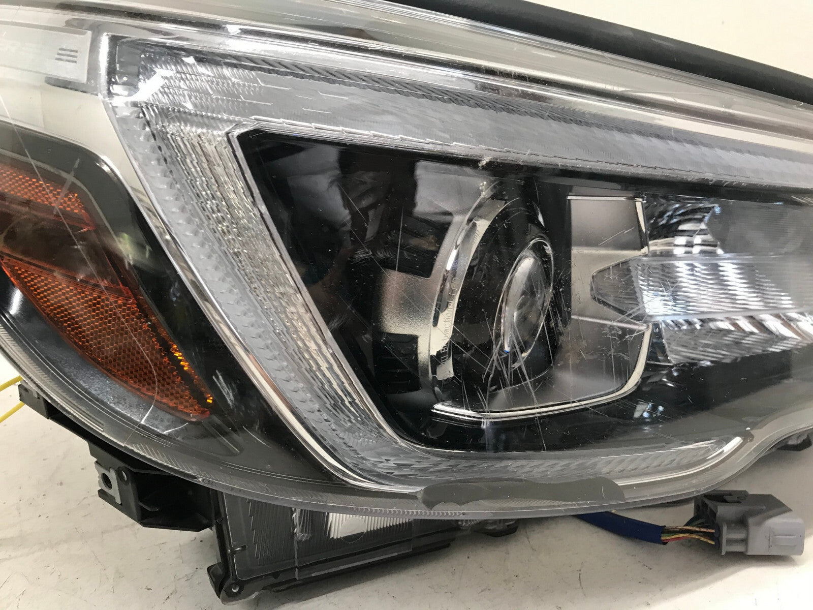 Headlight Damaged Passenger Right RH Subaru Forester 2019 2020 OEM