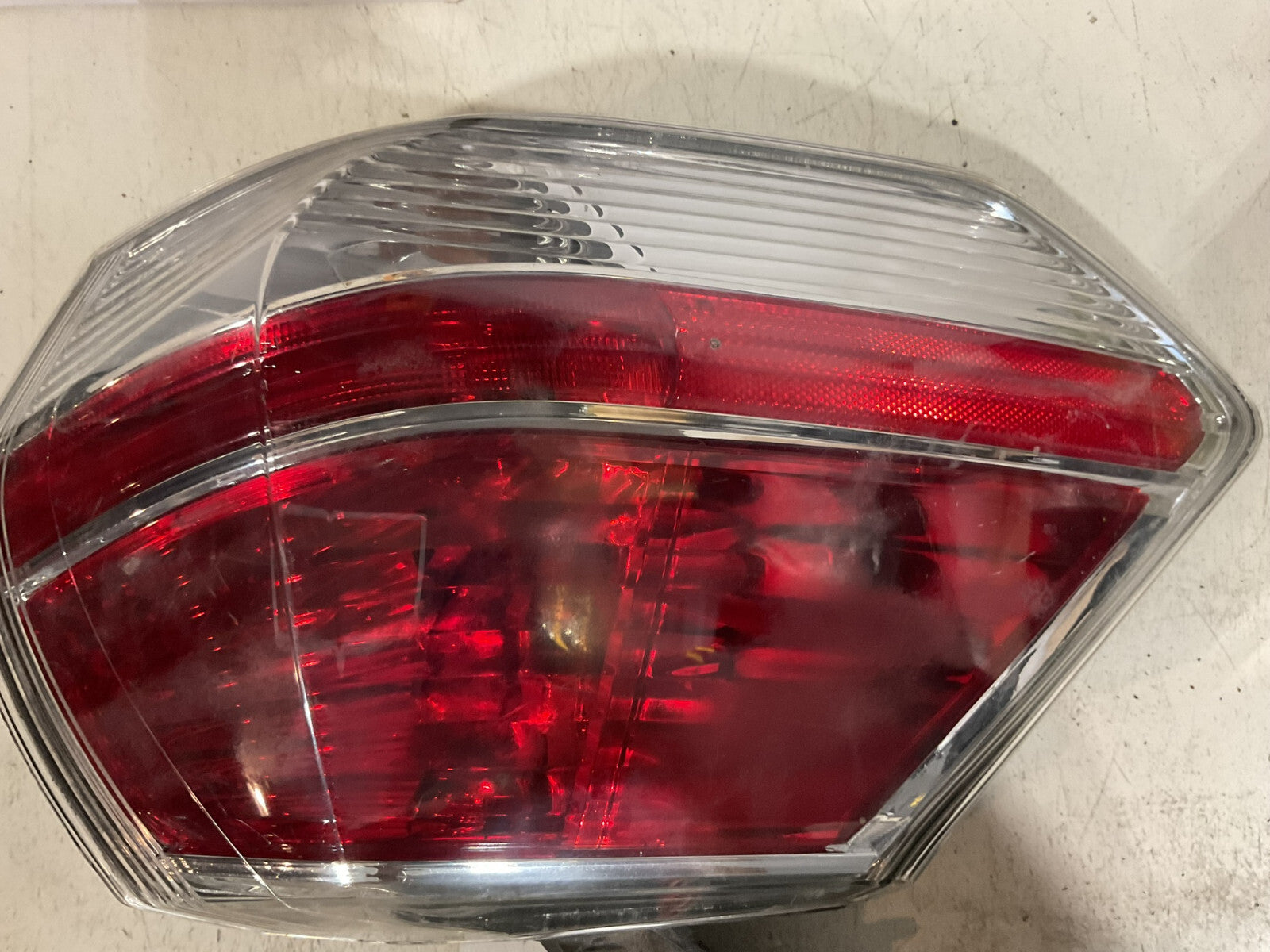 Tail light Damaged Left Driver LH 2019-2020 Hyundai Elantra 92403-F3500 OEM