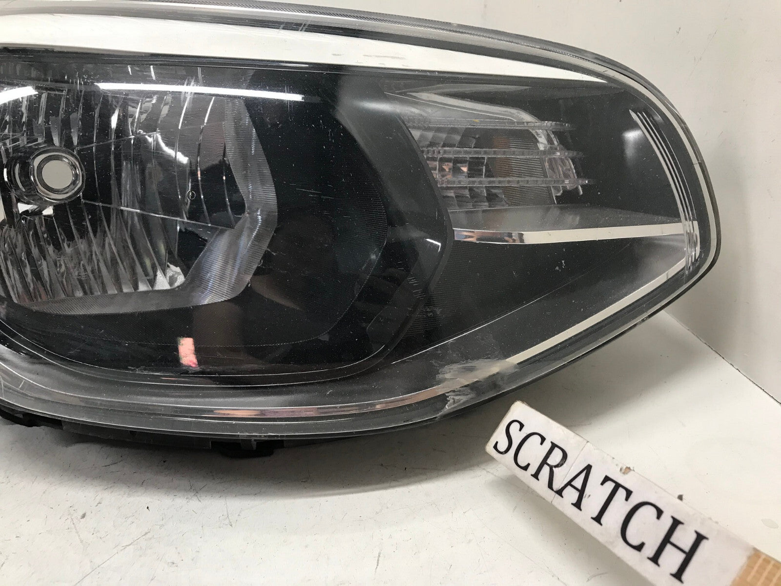 Headlight Damaged Right RH Passenger Kia Soul 2014-2017 92102-B2000 OEM