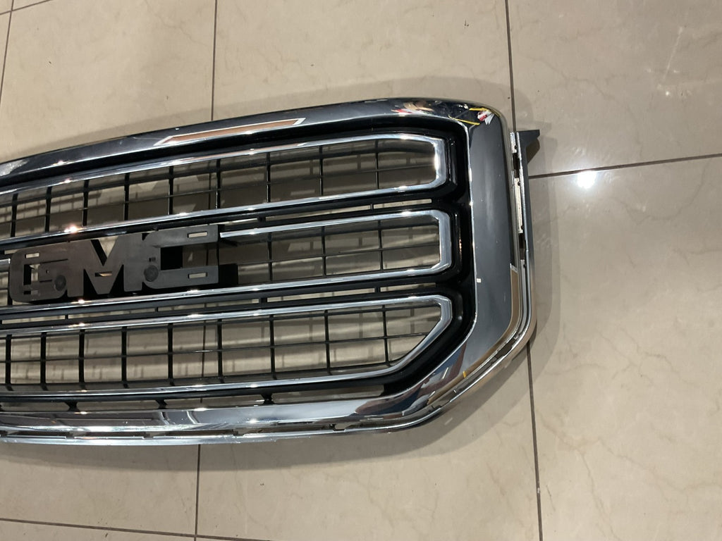 Grille Grill Silver 2015-2019 GMC Yukon 8411963 OEM