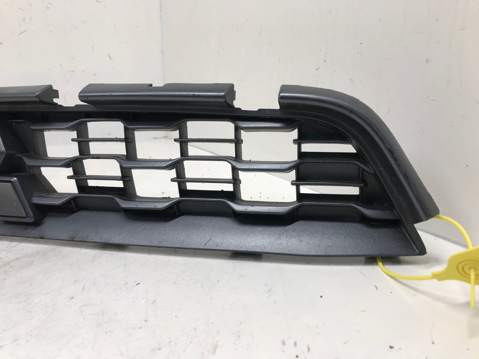 Grill Grille 2013-2015 Mitsubishi Outlander 6402A318 OEM