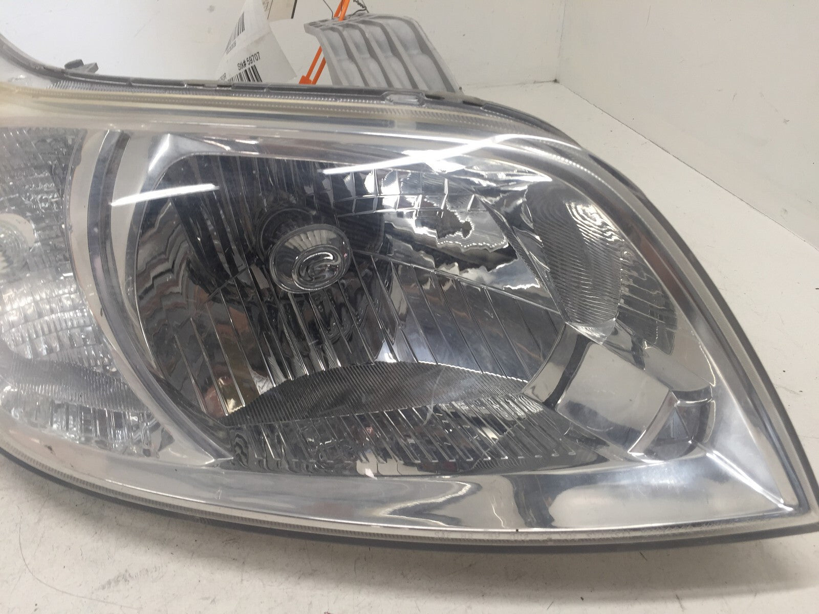 Halogen Headlight Damaged Right Passenger Side RH Chevrolet Aveo 2007-2011 OEM