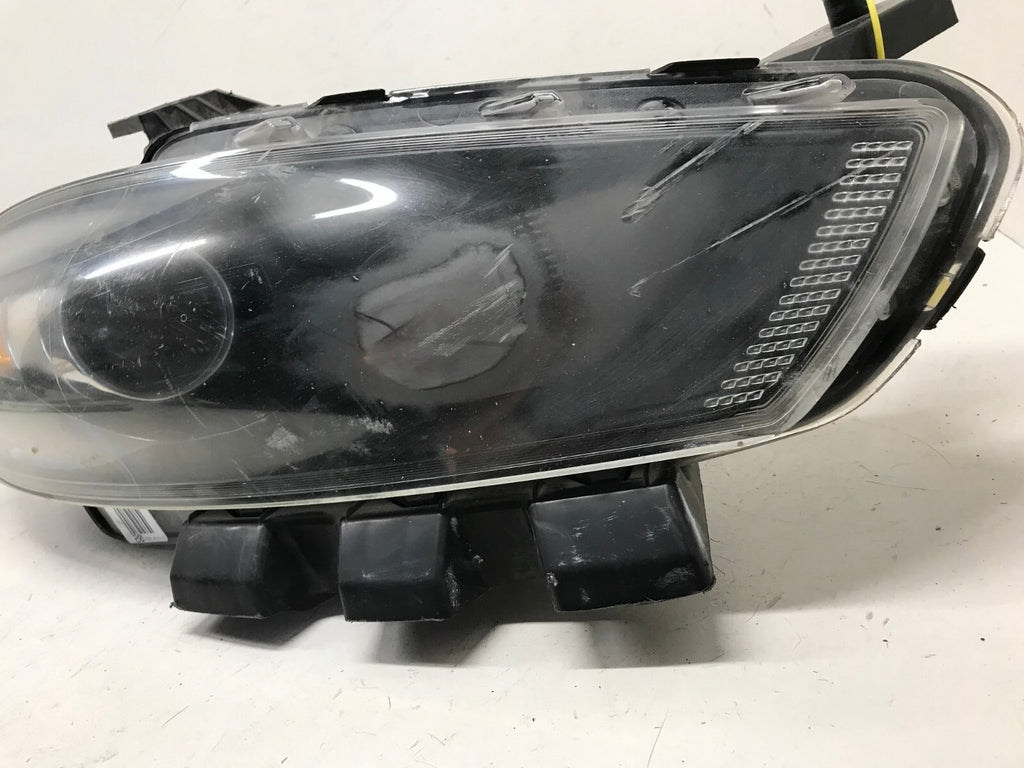 Headlight Damaged Right passenger RH 2013-2016 Dodge Dart 68085140AI OEM