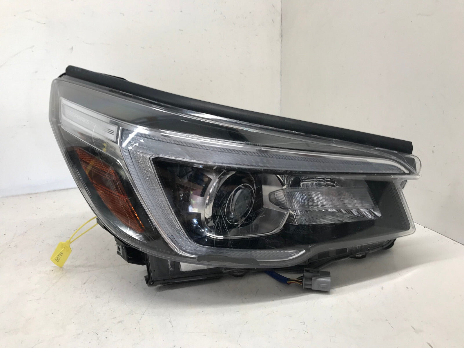 Headlight Damaged Passenger Right RH Subaru Forester 2019 2020 OEM