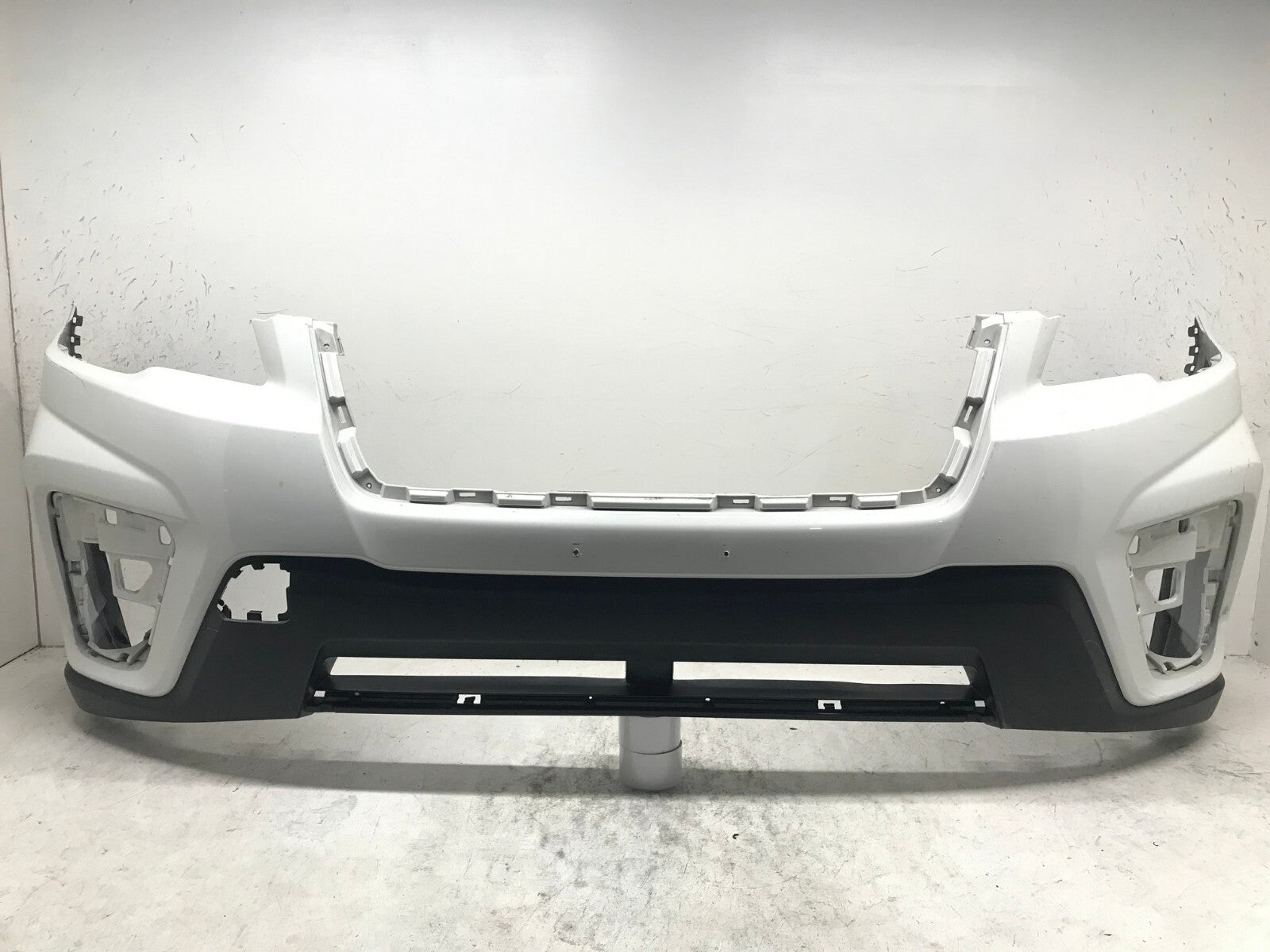 Front Bumper Cover White Subaru Forester Base Sport Touring 19 20 57704SJ010 OEM