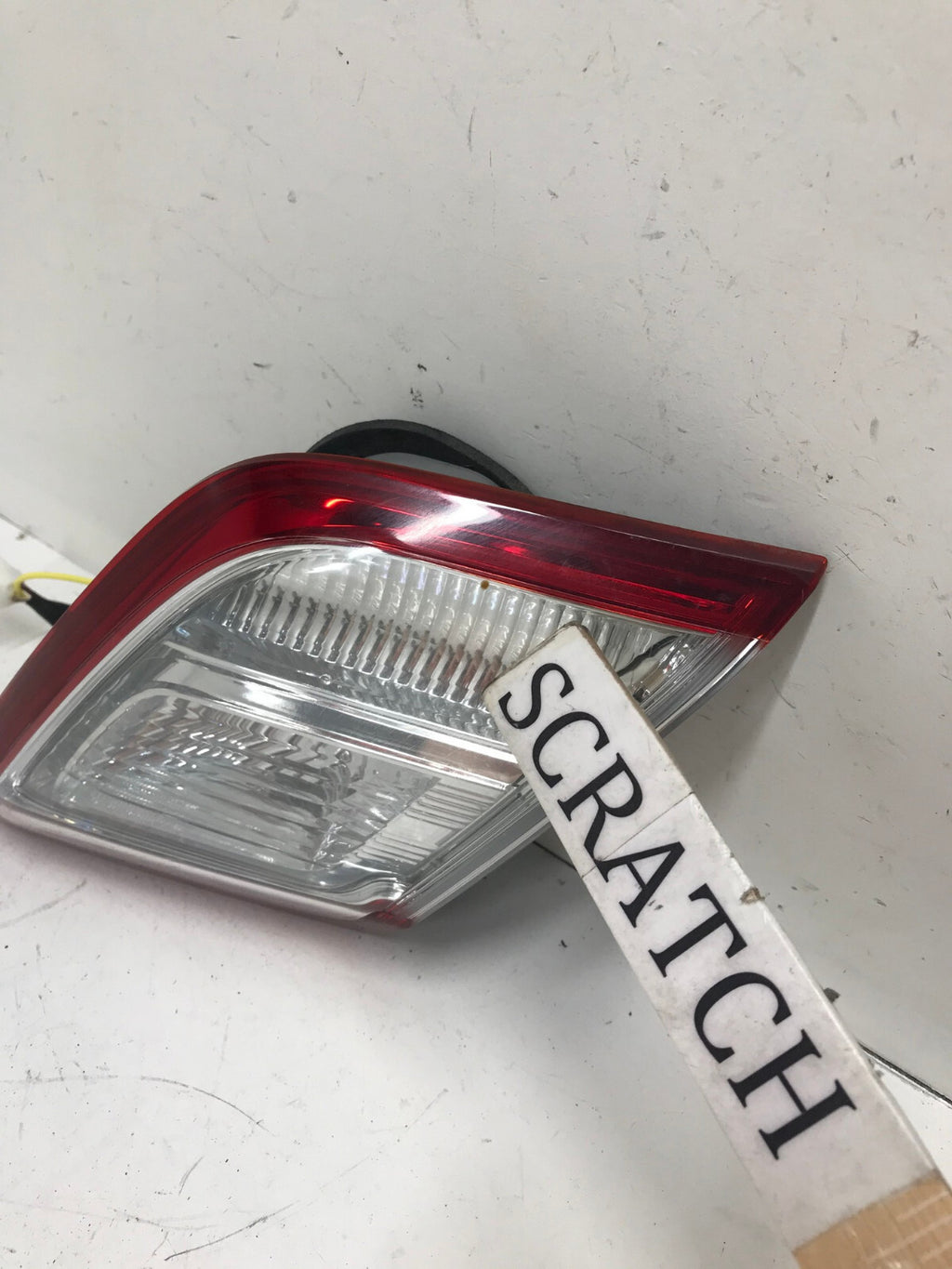Tail light Damaged Passenger RH Toyota Camry Hybrid 2010-2011 8158133170 OEM