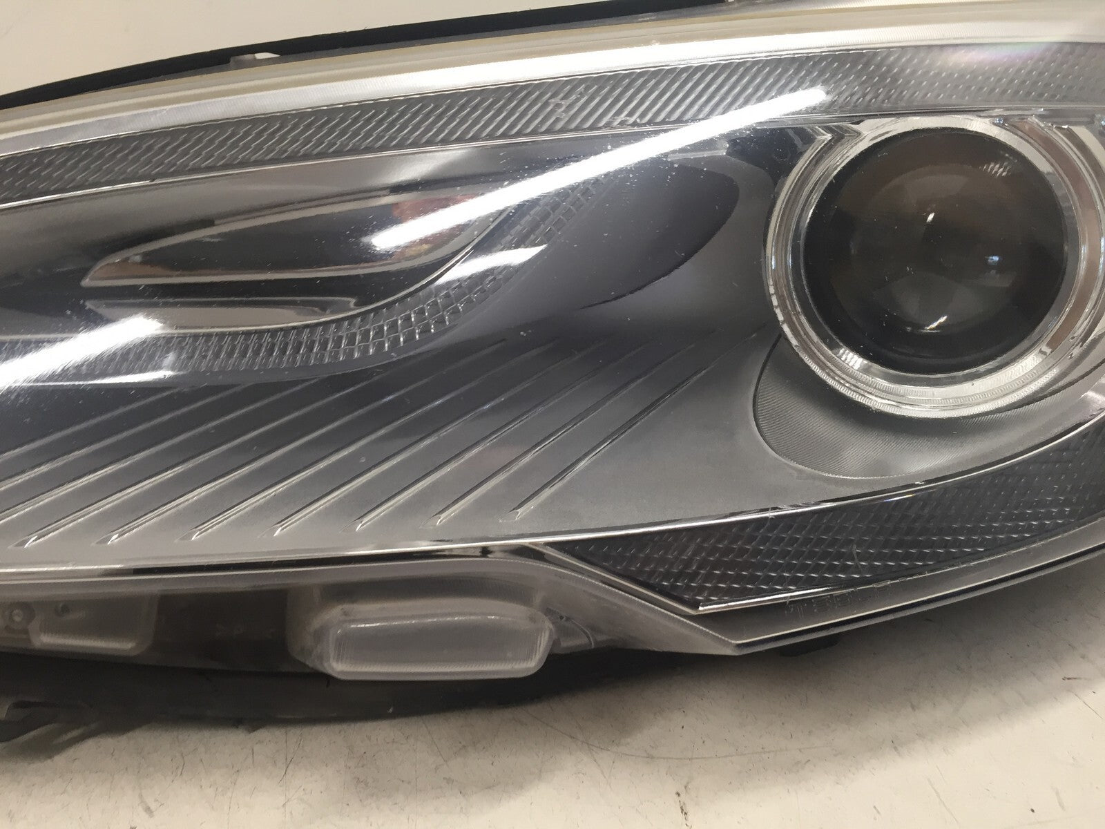 HID Headlight Headlamp Left Driver LH Tesla Model S 16 17 6005906-00-D OEM