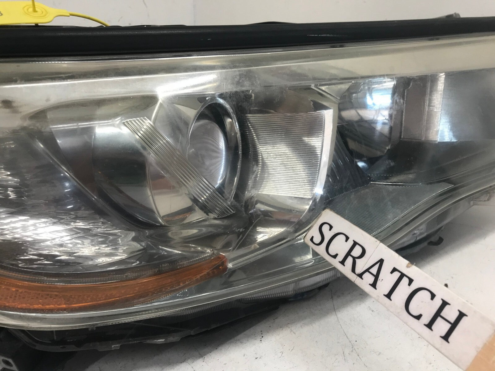 Headlight Damaged Right RH Toyota Highlander LE XLE 2014-2016 81110-0E250 OEM