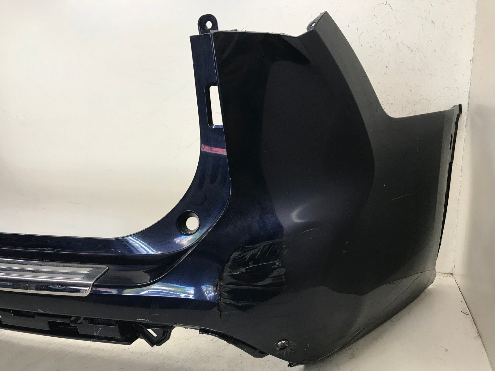 Rear Bumper Cover Black 20-21 Toyota Highlander L/LE/XLE/Hyb w/Sensor Holes OEM
