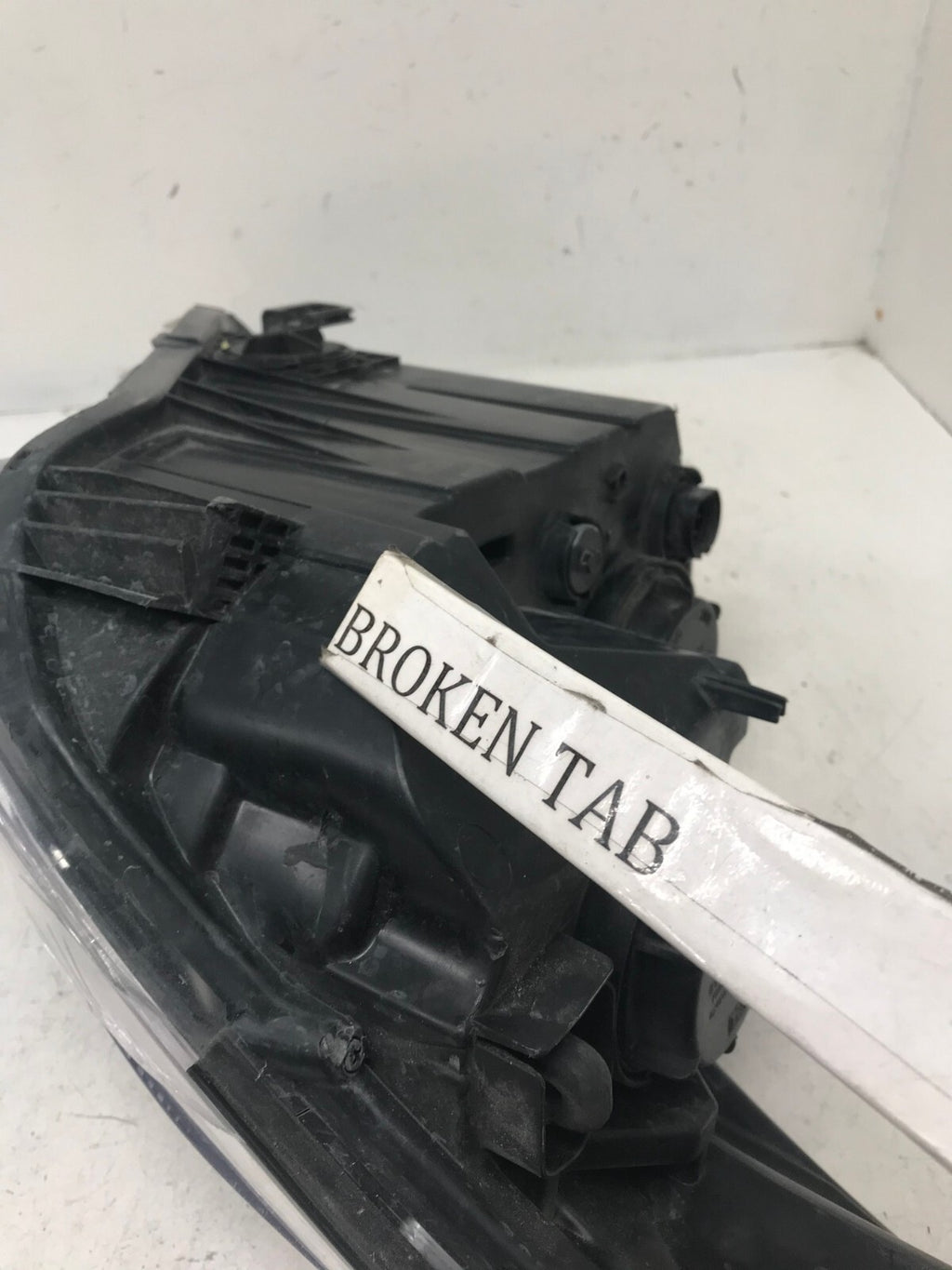 Headlight Damaged Right RH 12-2017 Hyundai Veloster PARTS ONLY 92102-2V030 OEM