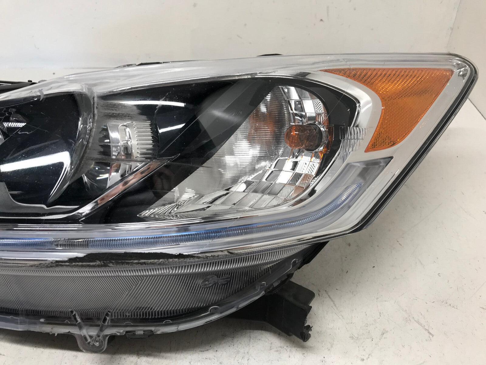 Headlight Damaged LH Driver Honda Accord LX Sedan 16-2017 33150T2AA61 OEM