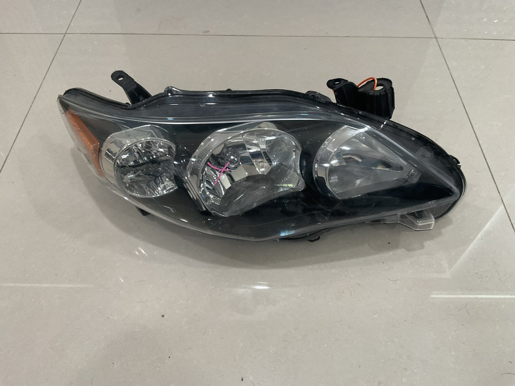 Headlight Damaged Right Passenger RH 2011-2013 Toyota Corolla 08-312-11C5R OEM