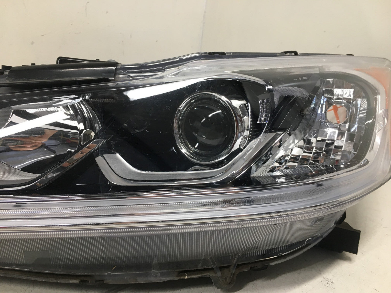 Headlight Damaged Driver LH Honda Accord Sport EX EX-L 16-2017 33150T2AA81 OEM