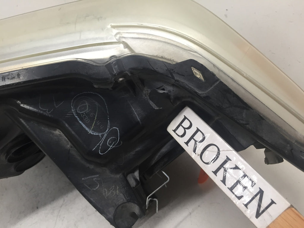 Headlight Damaged Head Lamp Passenger RH Toyota Tundra 2014-2020 811500C091 OEM