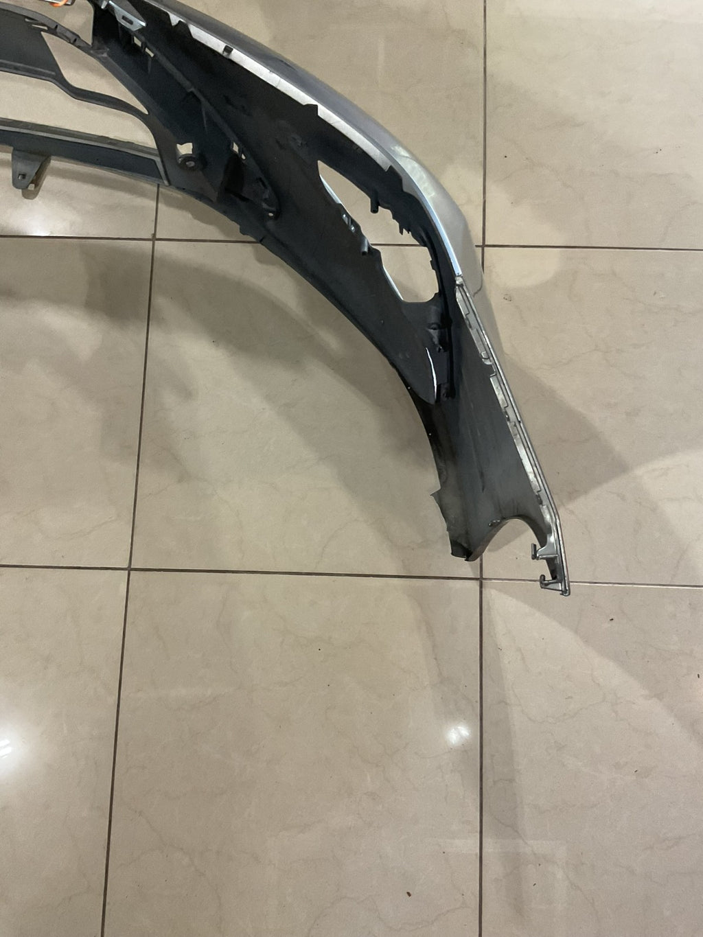 Front Bumper Cover Silver Lexus ES350 ES300H Base 2016 52119+33a30 OEM