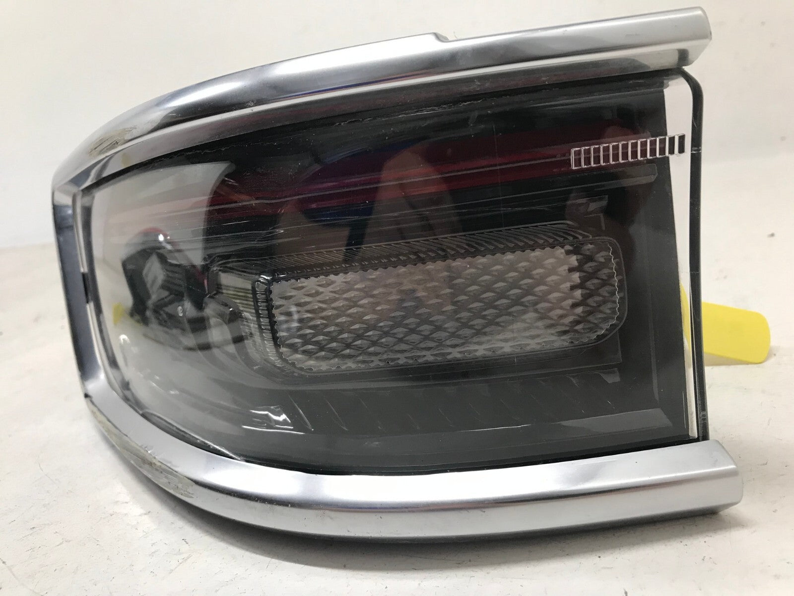 Tail light Damaged Driver LH Left 2022 Jeep Grand Wagoneer 68340919AC OEM