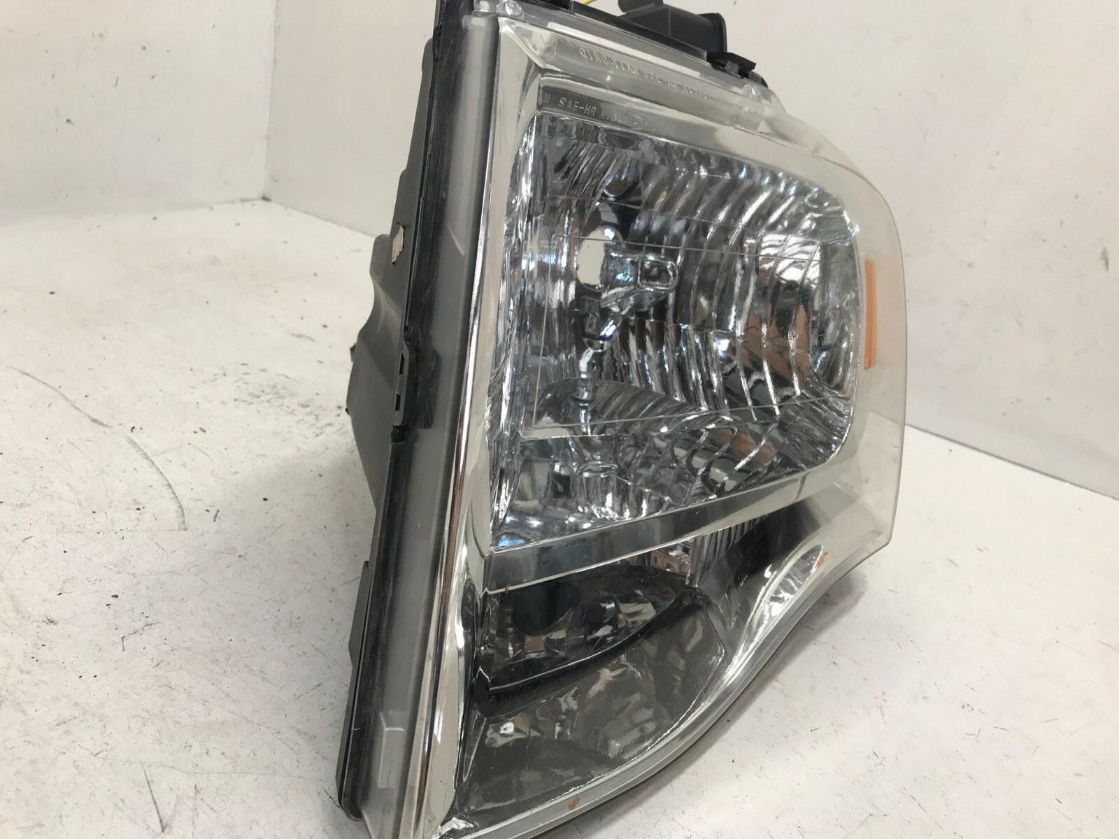 Corner Headlight Damaged Left Driver LH Ford Expedition 2007-2014 OEM