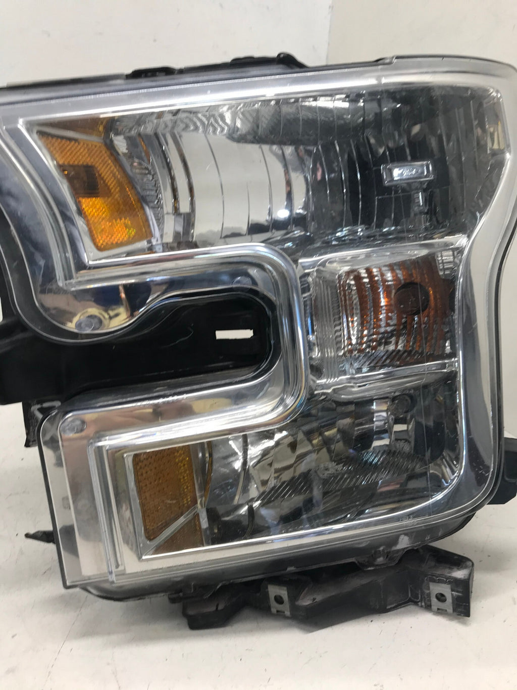 Halogen Headlight Damaged Driver LH Ford F-150 F150 2015-2017 FL34-13006-AU OEM