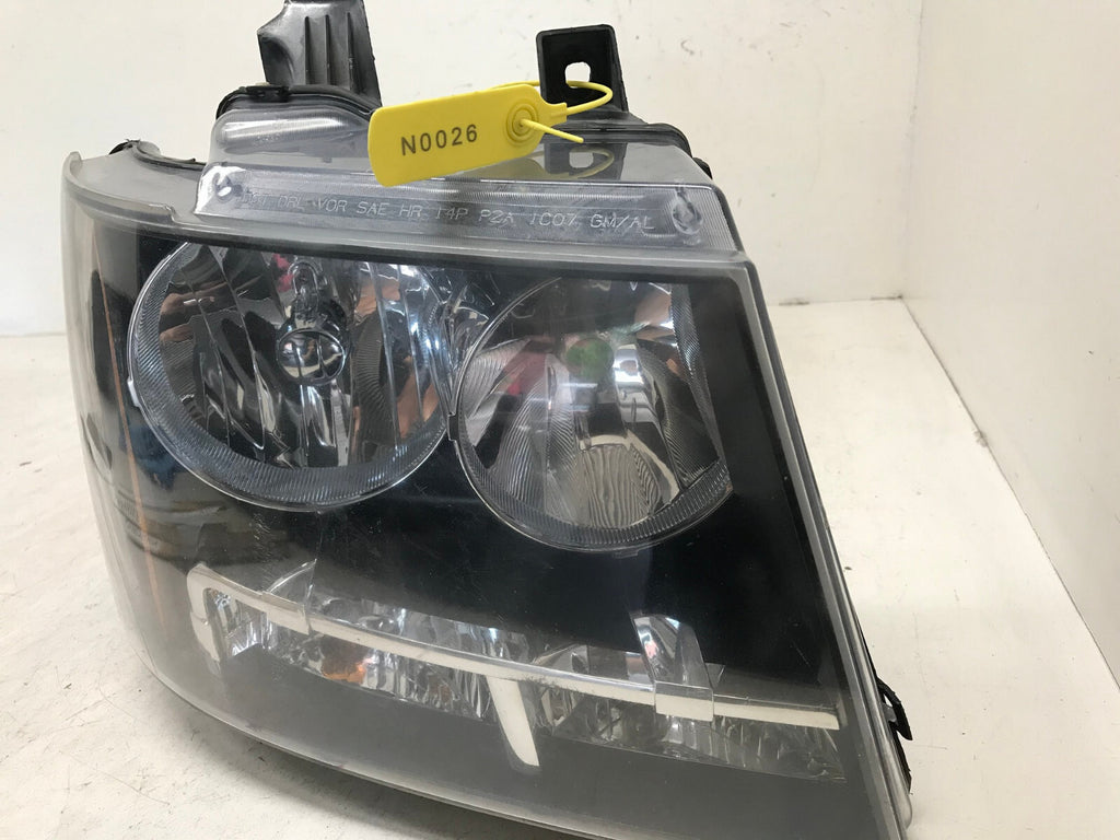 Headlight Damaged Right RH Chevy Tahoe Suburban Avalanche 07-2014 20760579 OEM