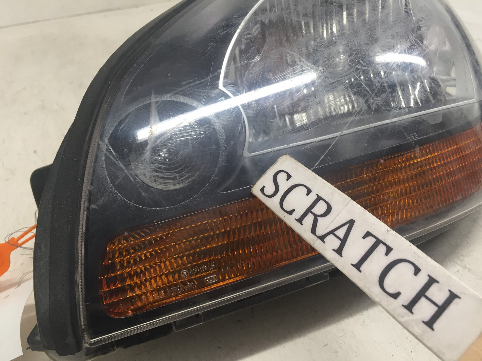 Halogen Headlamp Left Driver LH Hyundai Tucson 2005-2008 92101-2E050 OEM