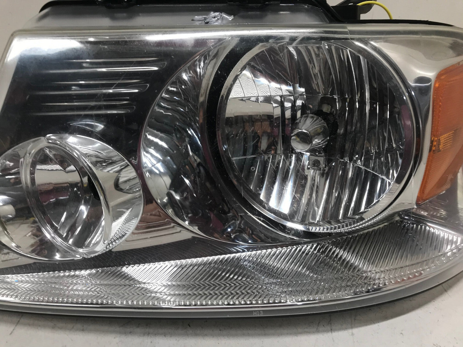 Headlight Damaged Left LH Driver 2004-2008 Ford F-150 7L3J-13006-A OEM