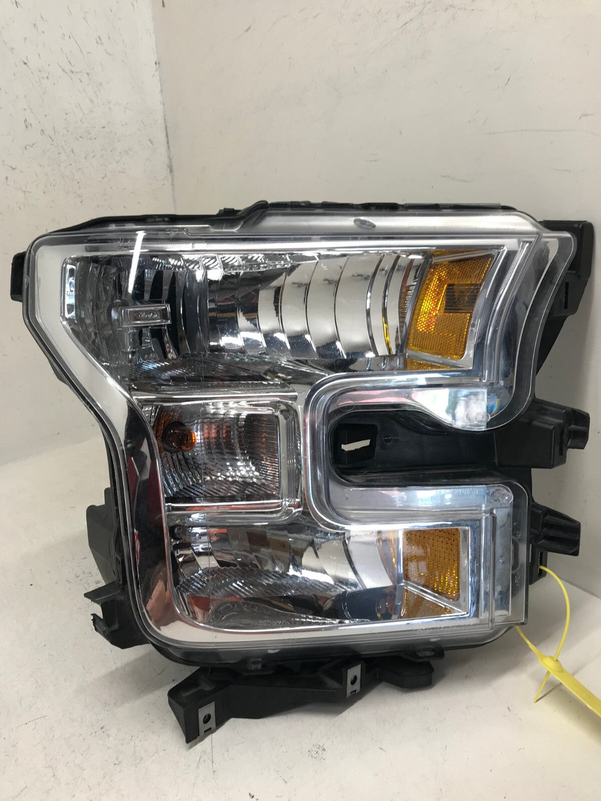 Halogen Headlight Damaged Right RH Ford F-150 2015 2016 2017 FL34-13005-A OEM