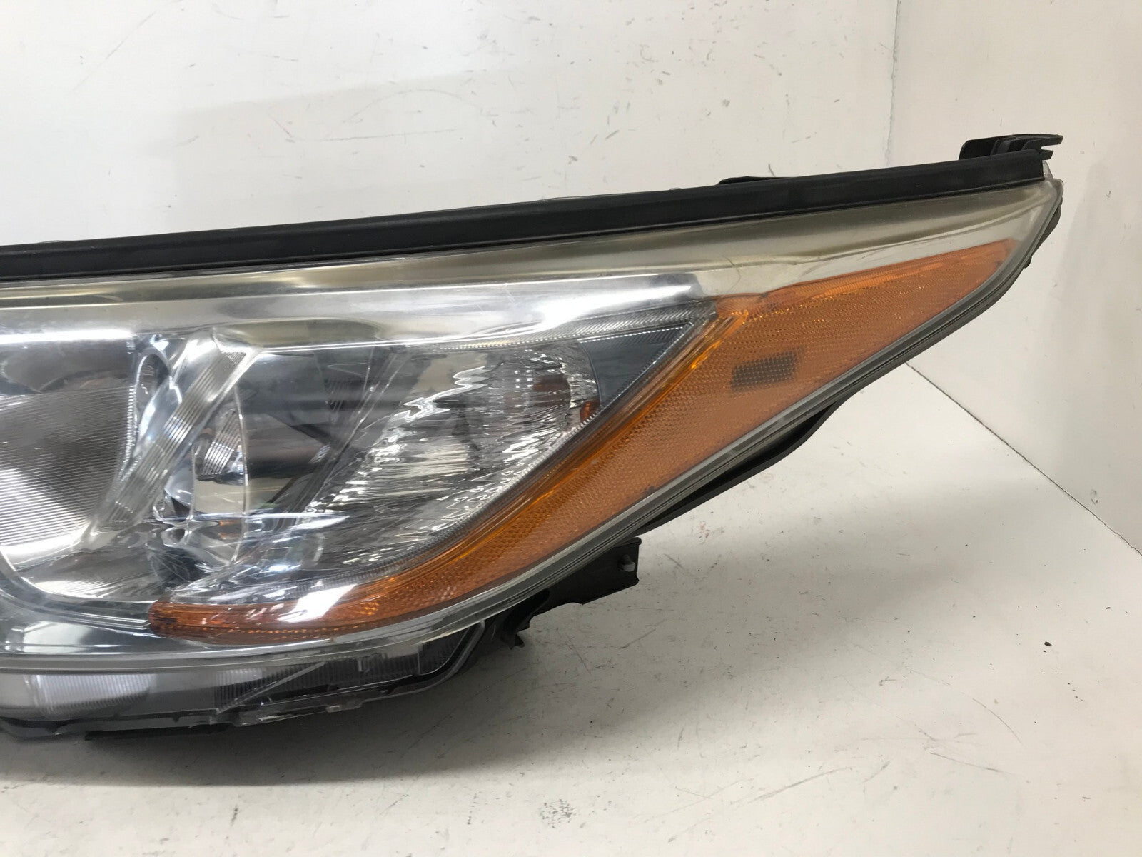 Headlight Damaged Driver LH 2014 2015 2016 Toyota Highlander 3.5L 81110-E250 OEM