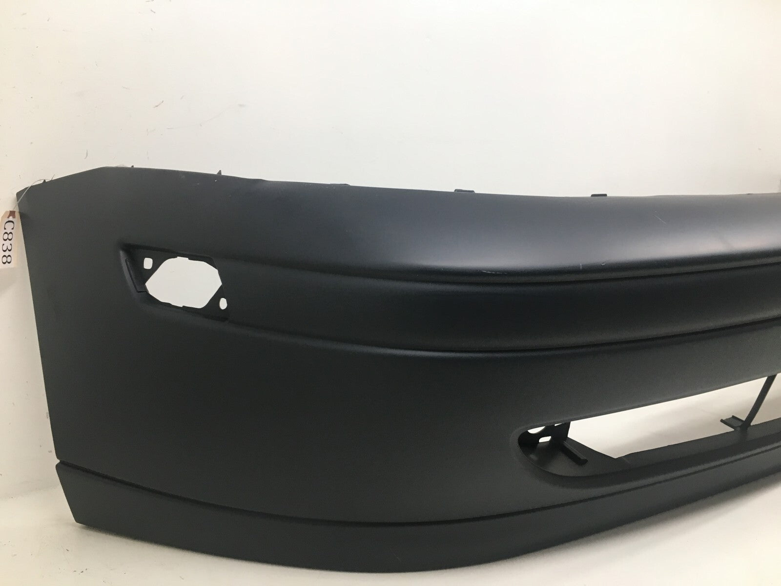 Front Bumper Cover Ford Focus w/ fog lamp holes Never painted 2000-2004 OEM2