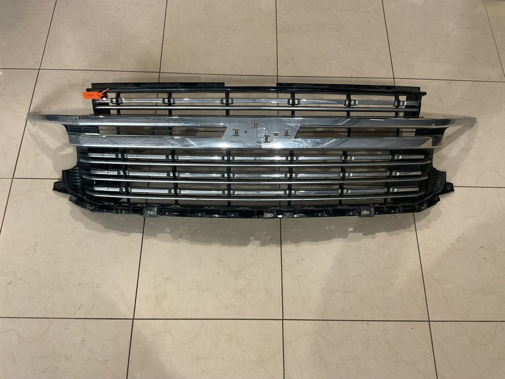 Grille Grill Black/Silver 2021-2022-2023-2024 Chevrolet Tahoe 32020088 OEM