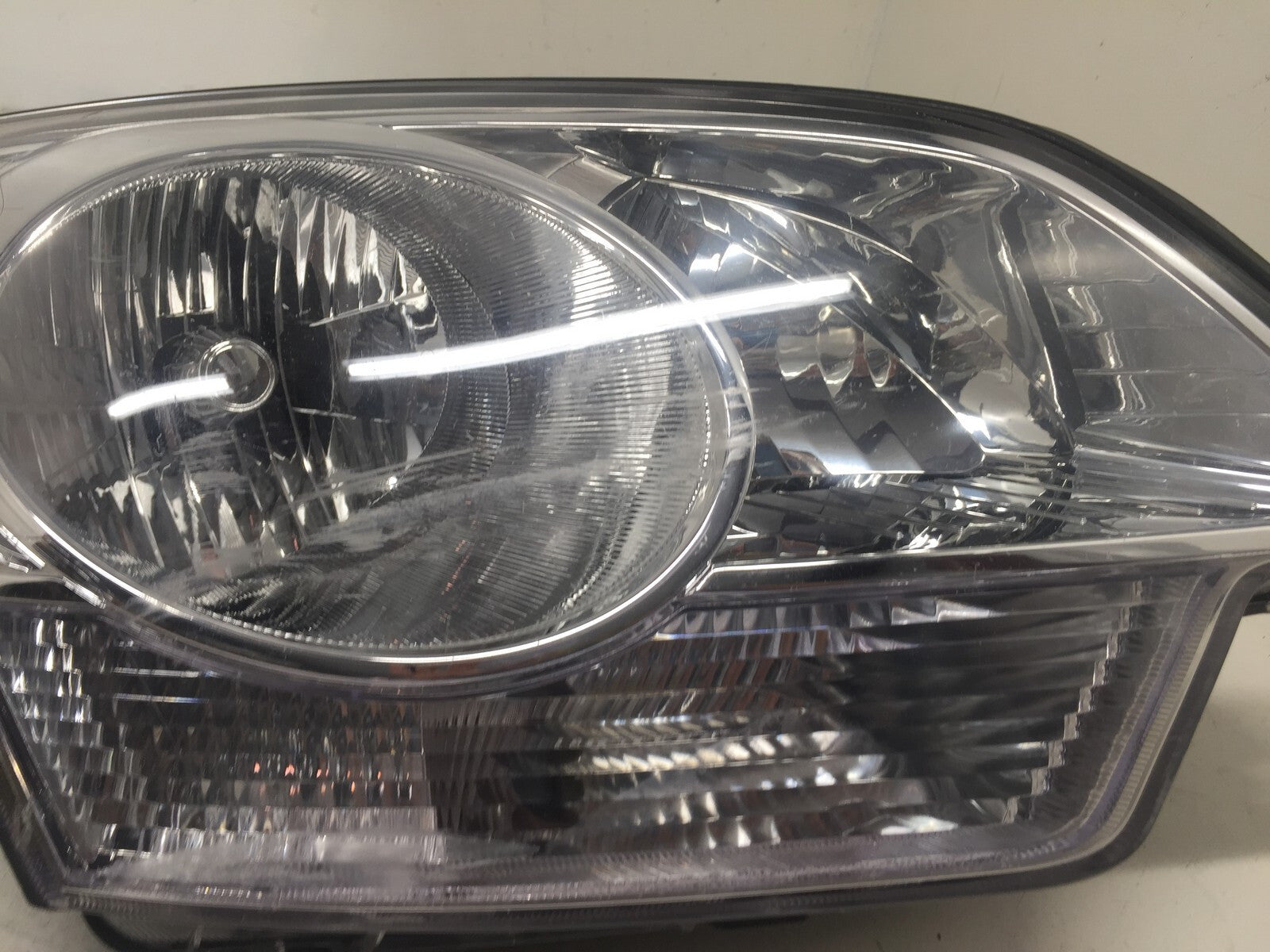 Headlight Damaged Right 2008-2010 Saturn Vue 12-2014 Captiva Sport 2503306 OEM