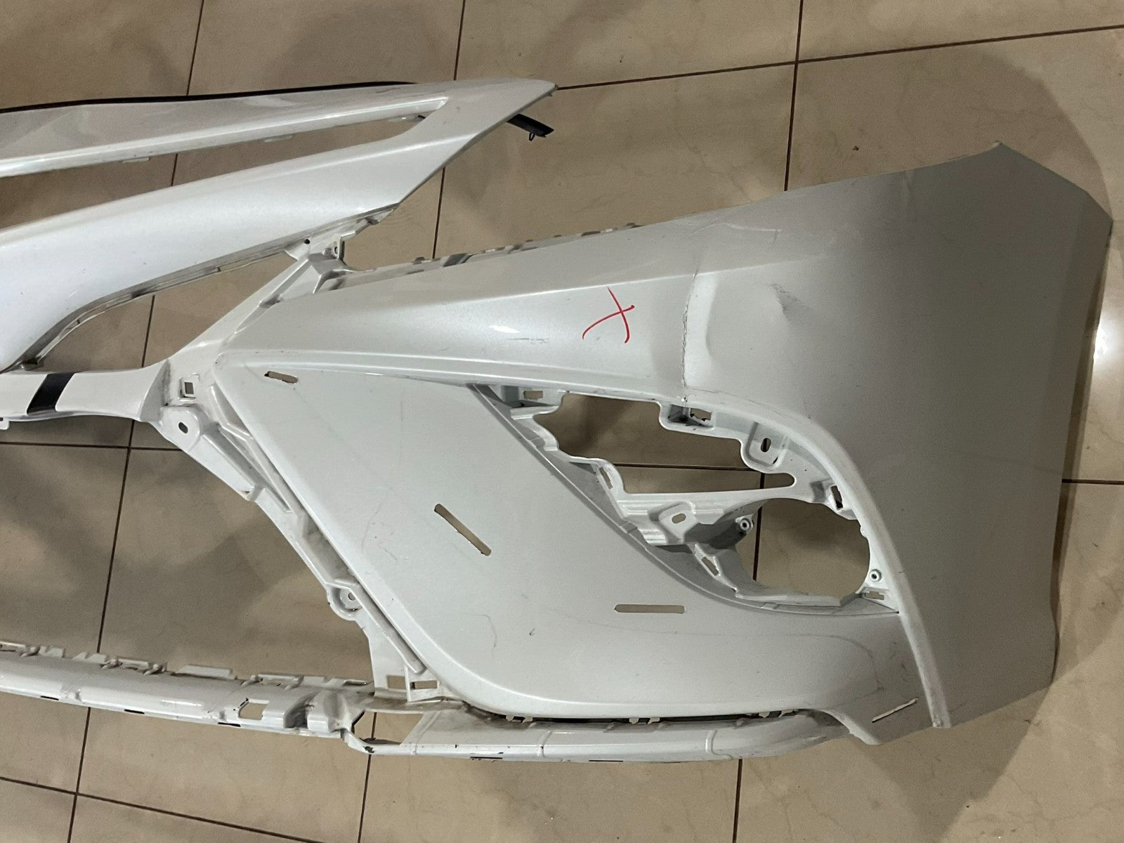Front Bumper Cover White 2018-2020 Toyota Camry SE XSE 52119+06e20 OEM