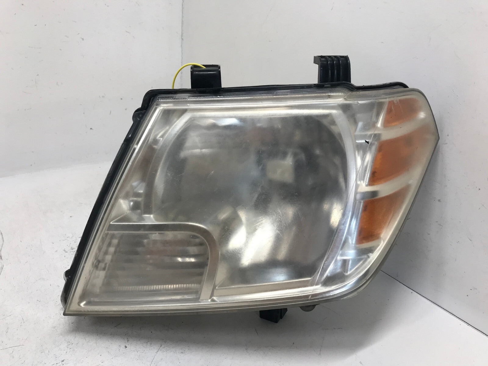 Headlight Damaged Driver LH Nissan Frontier Pickup Truck 09-2019 26060ZL40A OEM
